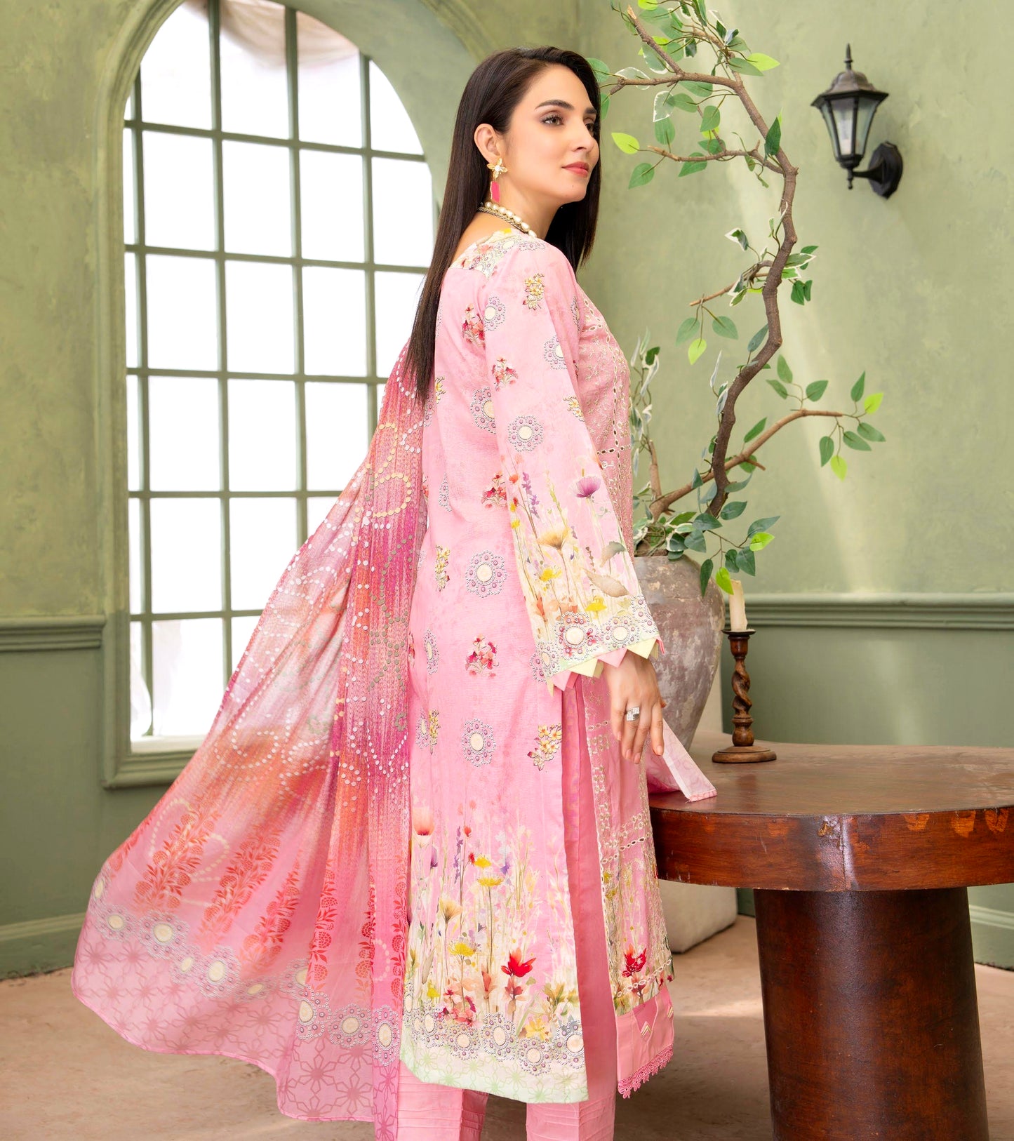Rose Baagh Lawn Suit – 3 Piece Unstitched