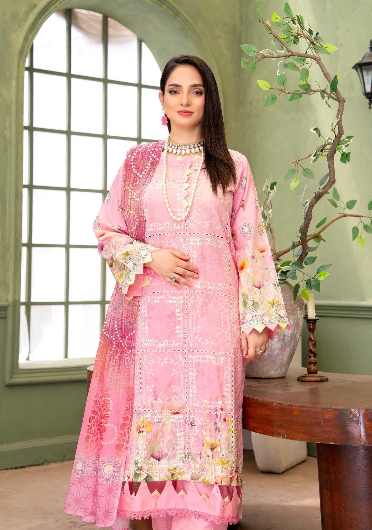 Rose Baagh Lawn Suit – 3 Piece Unstitched
