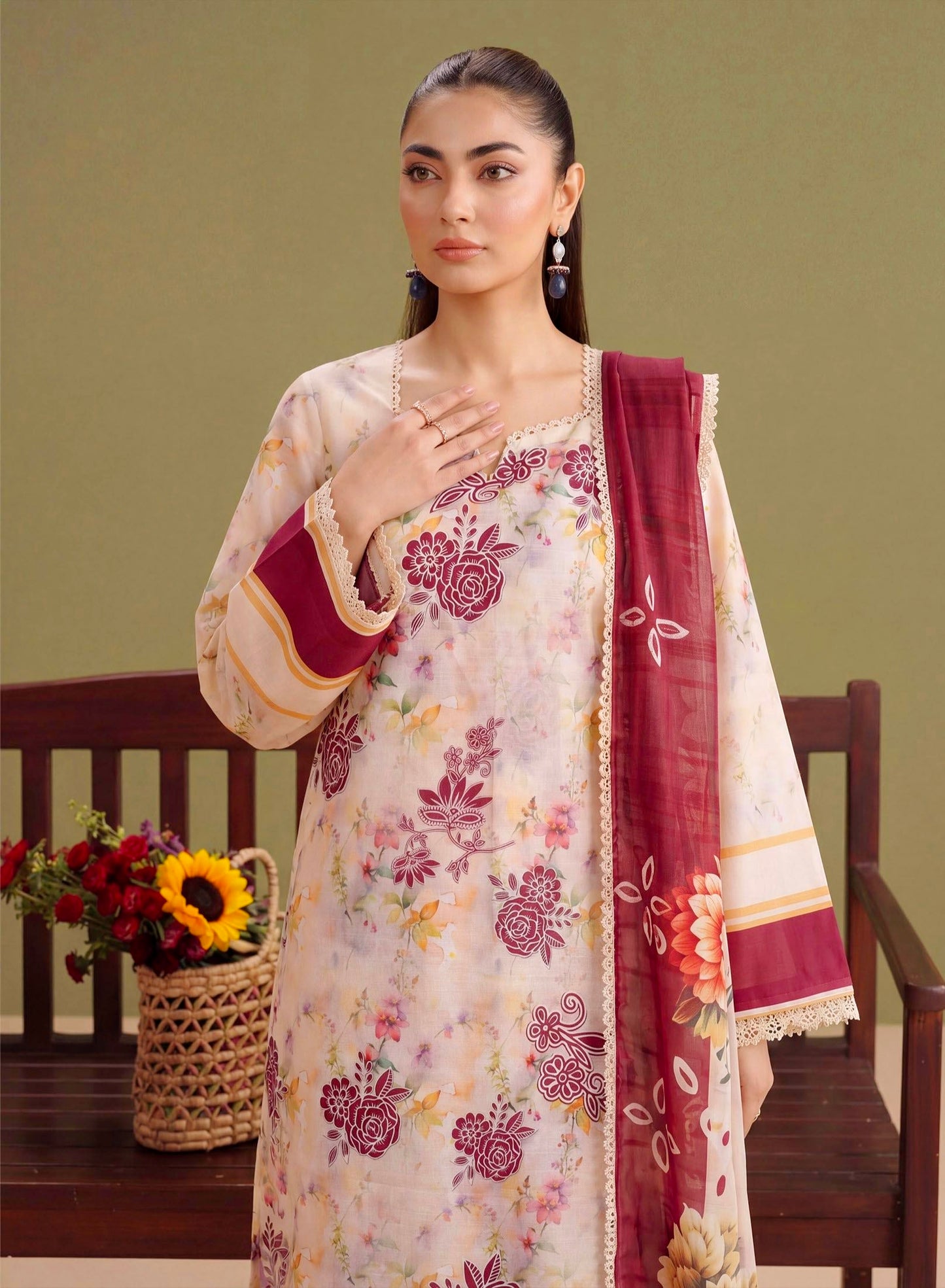 Ivory Dahlia Lawn Suit – 3 Piece Unstitched