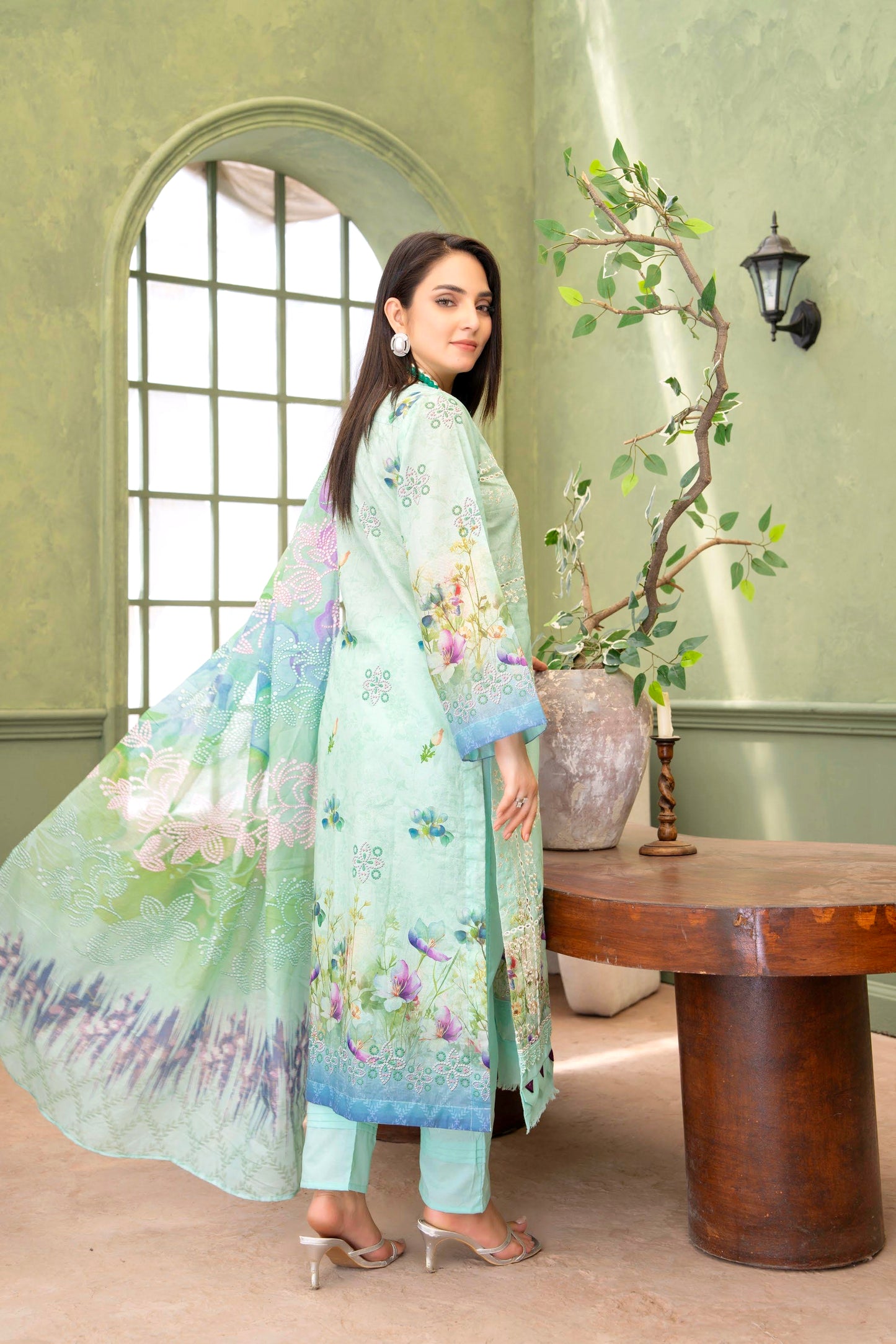 Mint Fiza Lawn Suit – 3 Piece Unstitched